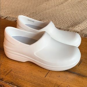 Women’s Crocs Neria Pro II Nursing Shoes